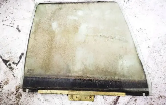Renault 19 Rear door window glass as2