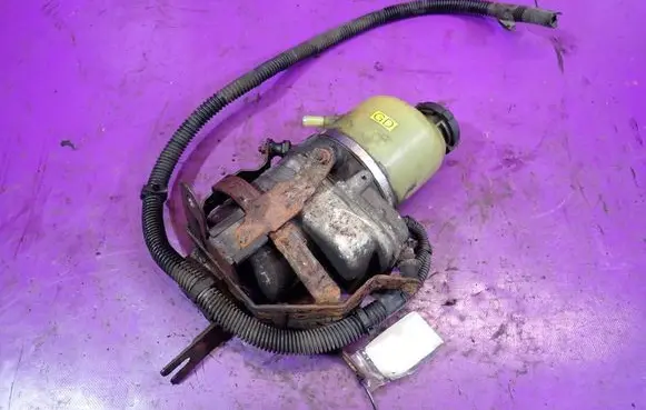 Opel Zafira A Power steering pump