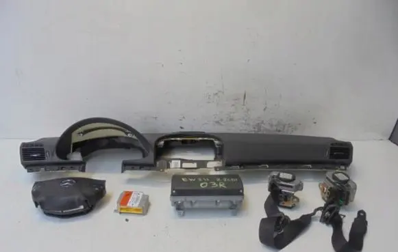 Mercedes-Benz E W211 Dashboard