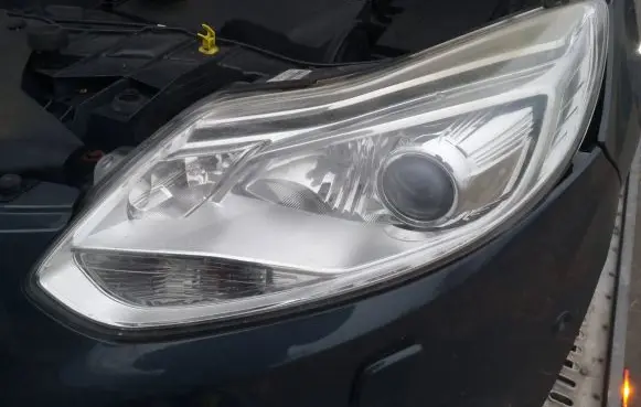 Ford Focus Headlight/headlamp BM5113D155JA