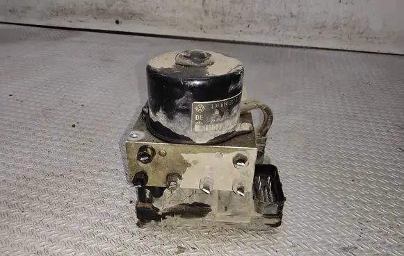 Skoda Octavia Mk1 (1U) ABS Pump 1J0907379H 10094903413