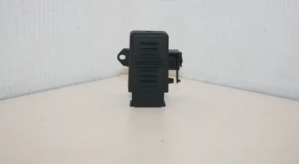 Volkswagen PASSAT B6 Seat heating relay 1Z0959772B
