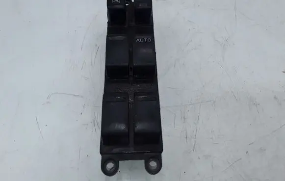 Nissan X-Trail T30 Electric window control switch NOCODE