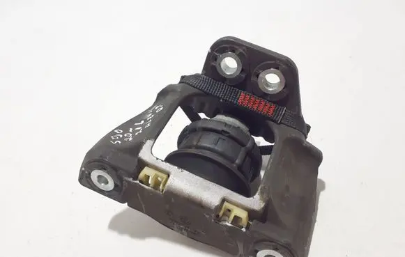 Volvo S90, V90 Engine mount bracket 32137494