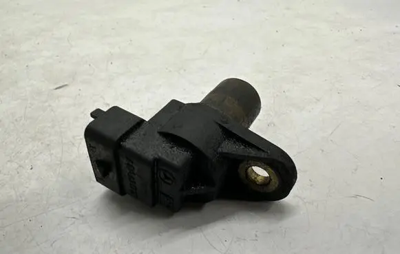 Mercedes-Benz E W210 Camshaft position sensor A0031539728