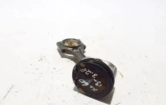 Volvo XC60 Piston with connecting rod 30750274