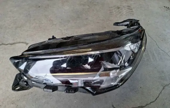 Opel Corsa F Headlights/headlamps set 9829522780