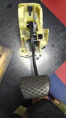 BMW 6 E63 E64 Brake pedal 6761032