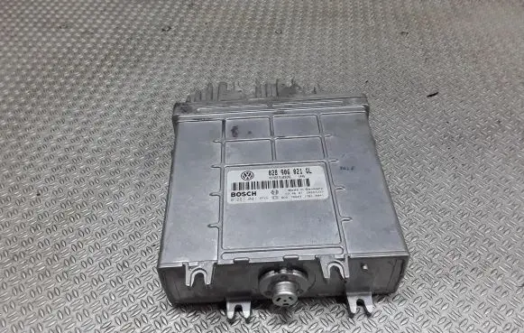 Volkswagen PASSAT B5 Engine control unit/module 028906021GL 0281001656
