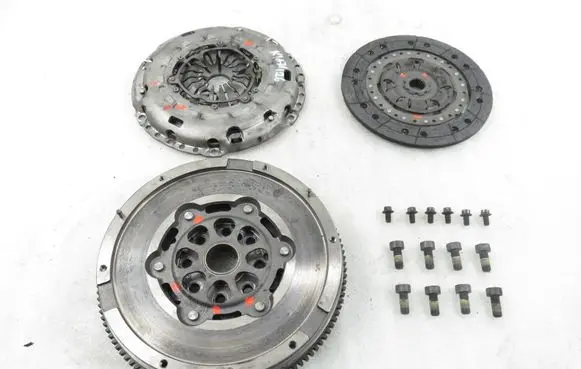 Ford Mondeo Mk III Dual mass flywheel 324030410 124032310 415016810