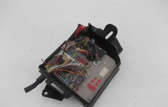 Renault Clio III Fuse module 902663A