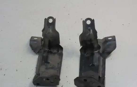 Volvo S60 Radiator mount bracket 31261931