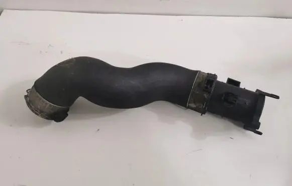 BMW 6 F12 F13 Intercooler hose/pipe 8516509
