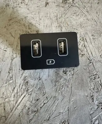 Hyundai Tucson IV NX4 USB socket connector 96125N9500