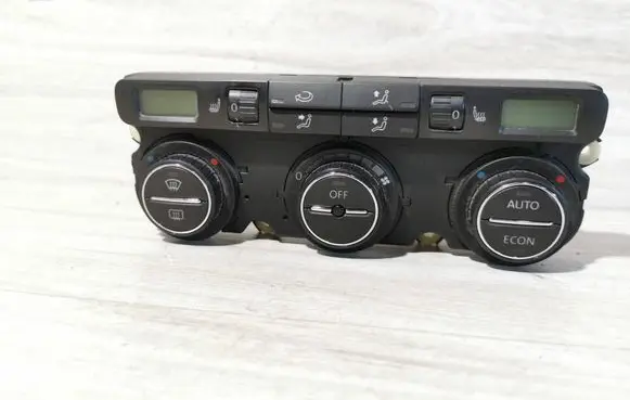 Volkswagen Golf V Climate control unit 
