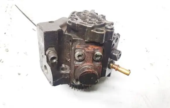 Renault Trafic II (X83) Fuel injection high pressure pump 0443010223 5635399