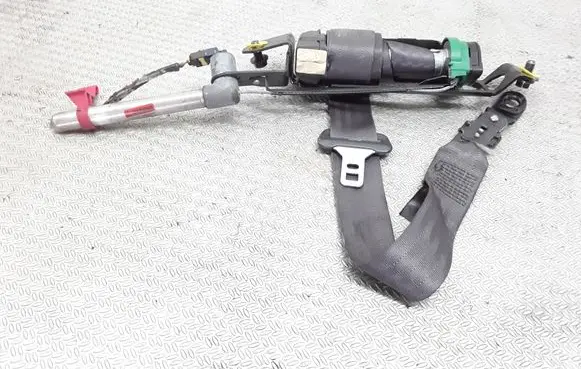 Volvo S60 Front seatbelt