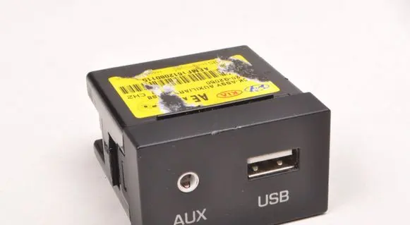 Hyundai i30 USB socket connector 