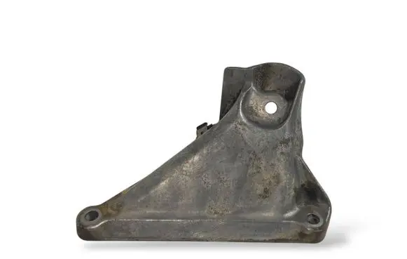 BMW 5 E60 E61 Engine mounting bracket 6769153 22116769153
