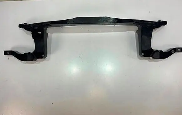 Mercedes-Benz Vito Viano W447 Top upper radiator support slam panel 