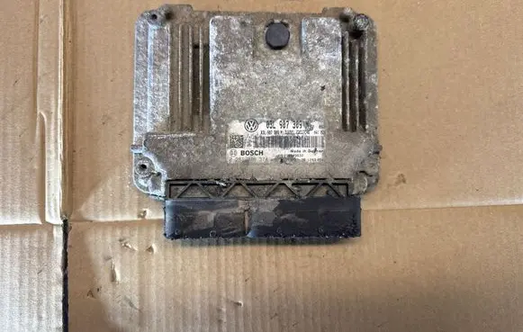 Volkswagen PASSAT B7 Engine control unit/module 03L907309N 0281016374