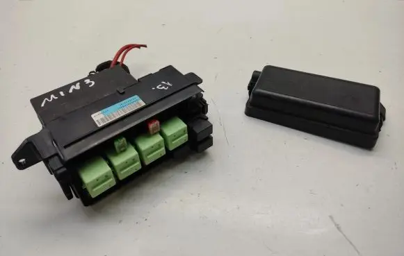 Mini Cooper Countryman R60 Fuse module 9240943