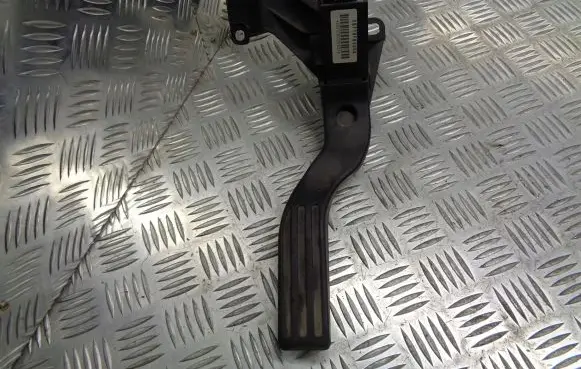 Ford Mondeo Mk III Accelerator throttle pedal 2S71-9F836-DA