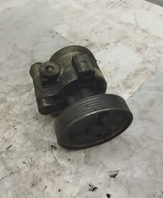 Renault Scenic I Power steering pump 26058572 7700415198 7700417308