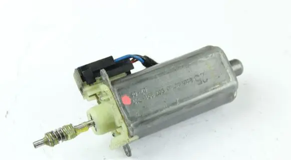 Mercedes-Benz S W221 Seat adjustment motor 0390203254