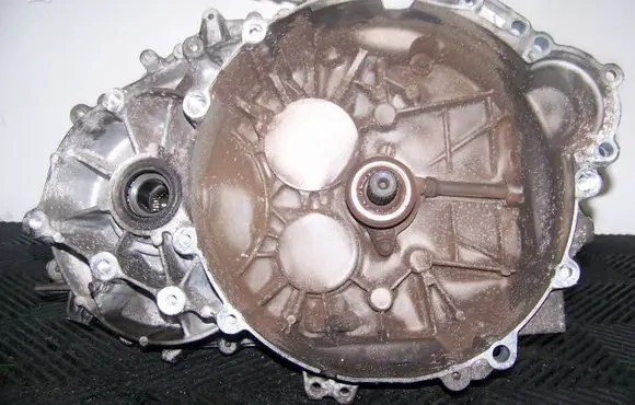 Volvo S60 Manual 6 speed gearbox 1285017