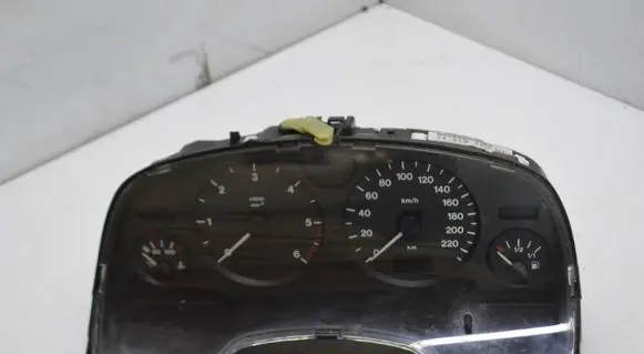 Opel Zafira A Speedometer (instrument cluster) 24419560