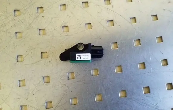 Volkswagen PASSAT B7 Airbag deployment crash/impact sensor 5N0959351B