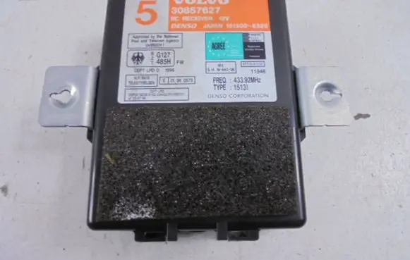 Volvo S40, V40 Door central lock control unit/module 30857627