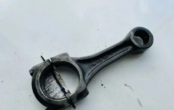 Chrysler Voyager Piston with connecting rod 6b27 2008f