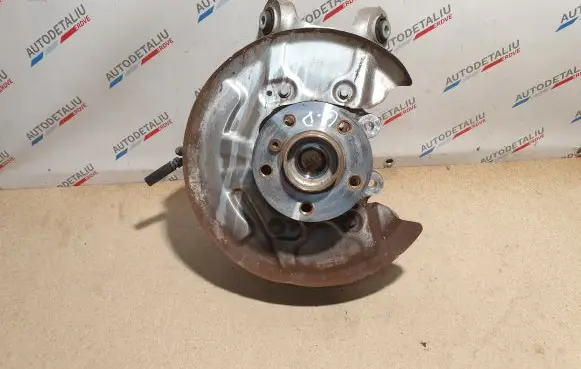 Rear wheel hub