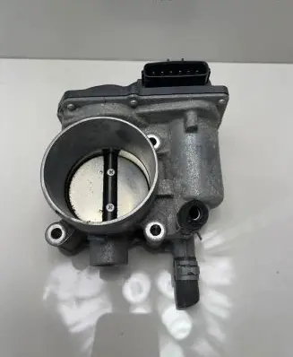 Toyota Auris 150 Throttle valve 220300T110 02128 8G13