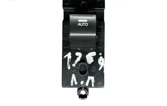 Hyundai i40 Electric window control switch 935753Z200