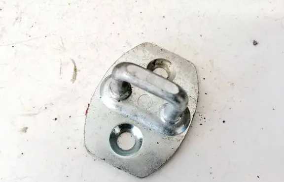 Toyota Auris 150 Front door lock loop/hook striker 