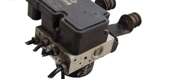 Volkswagen Golf V ABS Pump 1K0907379AF 000404913D1
