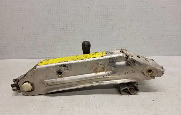 Volkswagen Golf IV Lift Jack 8L0011031A