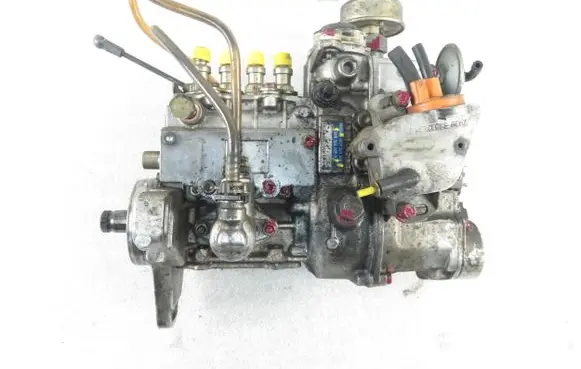 Mercedes-Benz C AMG W202 Fuel injection high pressure pump 6010704701 0400074890