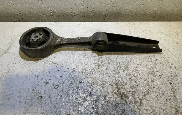 Skoda Fabia Mk1 (6Y) Engine mount bracket 6Q0199851A