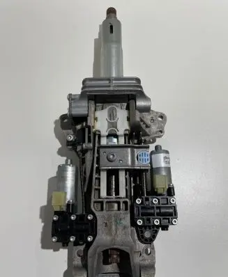 Steering wheel axle set