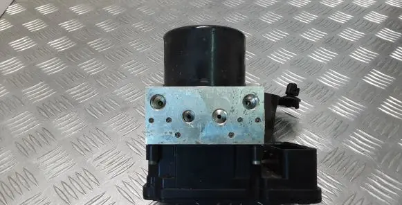 Volvo XC60 ABS Pump 30681619 8G9N2C405AC