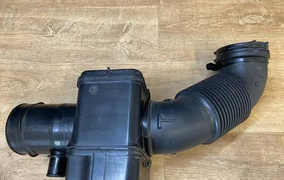 Intake resonator