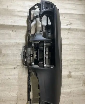 Renault Latitude (L70) Dashboard 681000072R 985250010R