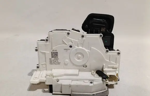 Audi A8 S8 D5 Front door lock 4N1837015