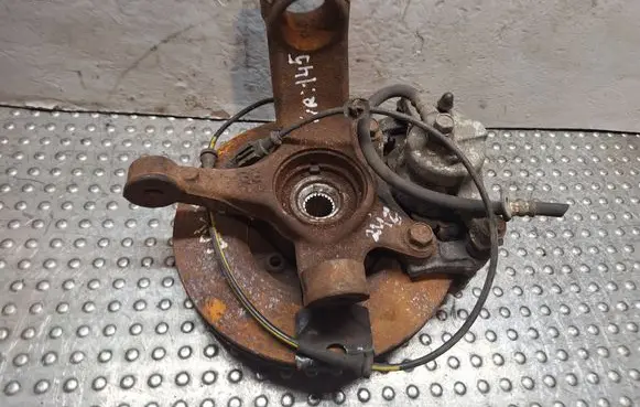 Front wheel hub spindle knuckle