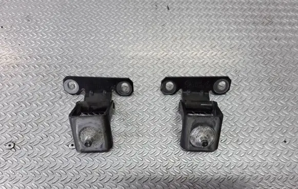 Renault Megane II Tailgate/trunk/boot hinge