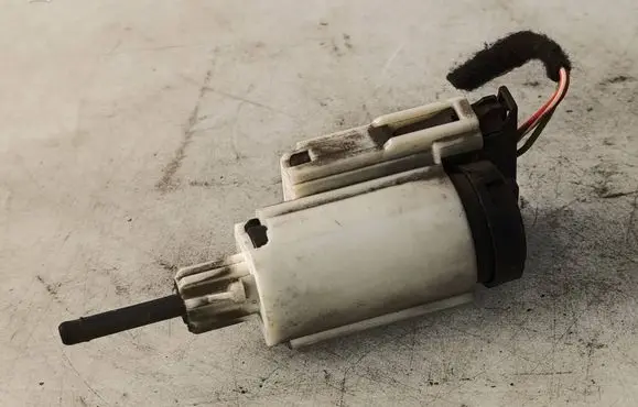 Audi A4 S4 B7 8E 8H Brake pedal sensor switch 19322005